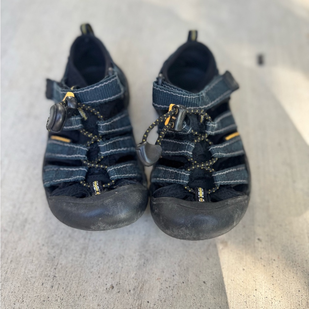 Keen Kids Black and Yellow Adventure Sandals